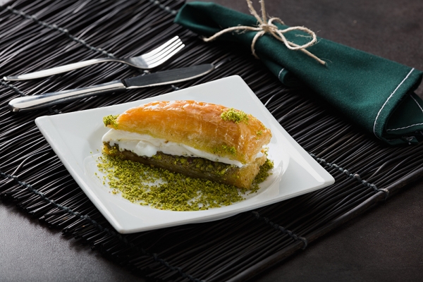 HAVUÇ DİLİM BAKLAVA