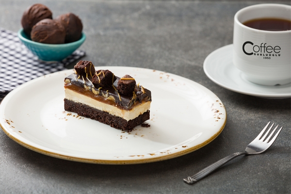 YER FISTIKLI KARAMELLİ